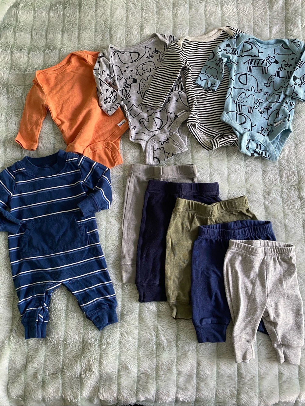 Newborn Boy Carter’s/Gerber Clothes Bundle